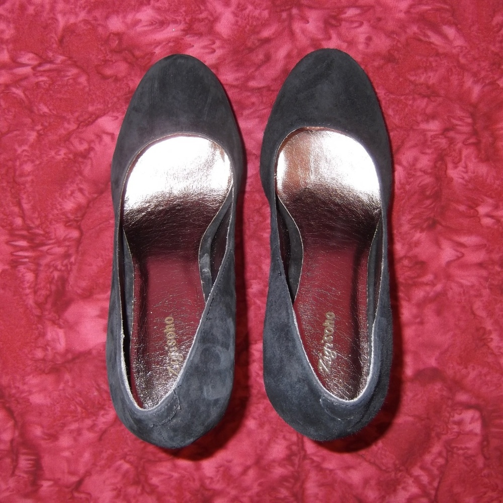 NIB Zigi Soho Black Suede Pumps Size 6 1/2M - Picture 8 of 8